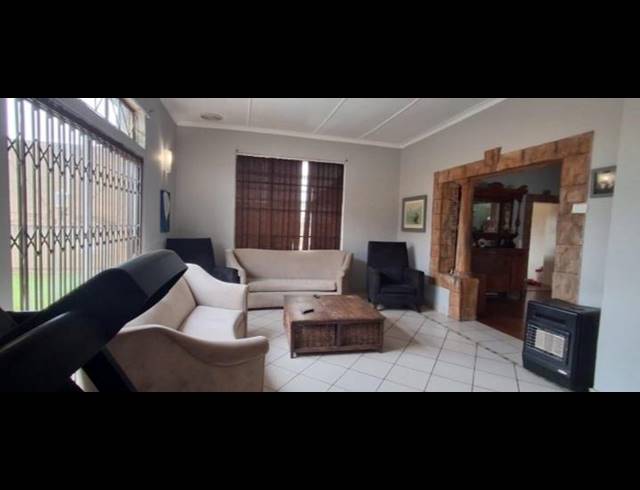 3 BEDROOM HOUSE FOR SALE IN PRIMROSE